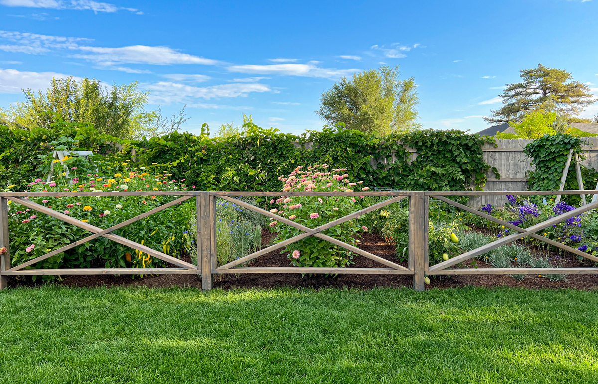 DIY Garden Fence